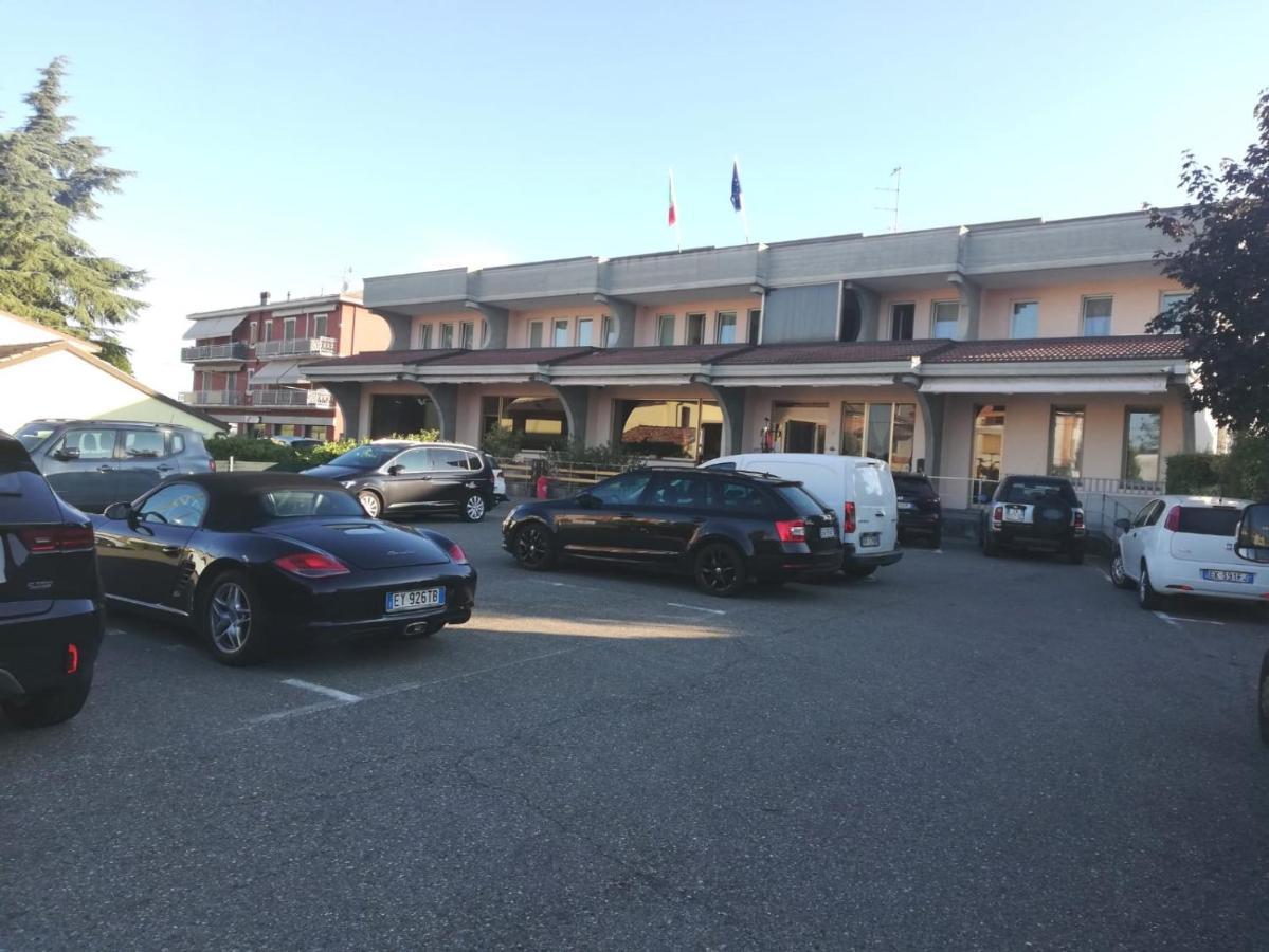 Hotel Route 9 Cadeo Exterior photo