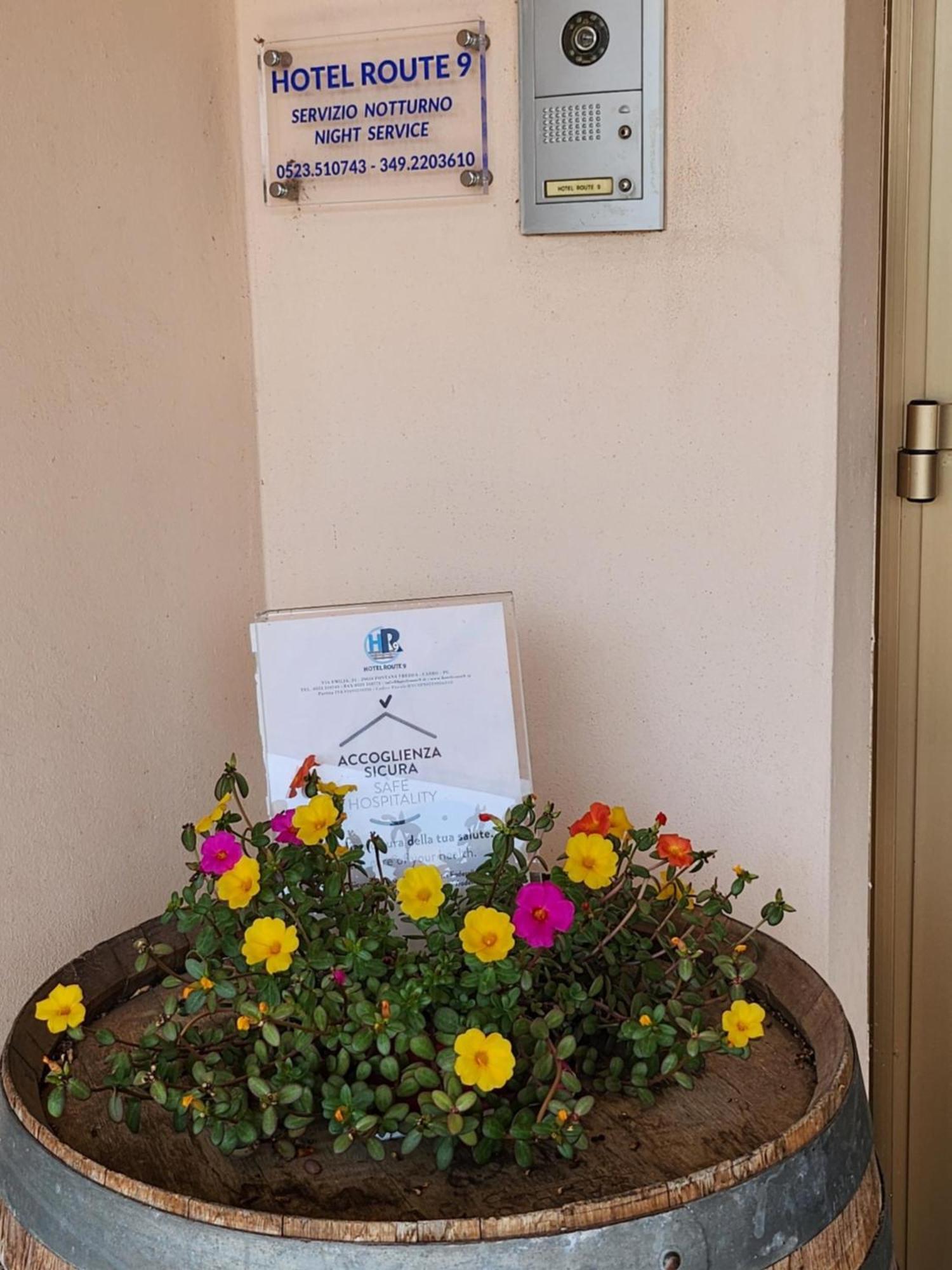 Hotel Route 9 Cadeo Exterior photo