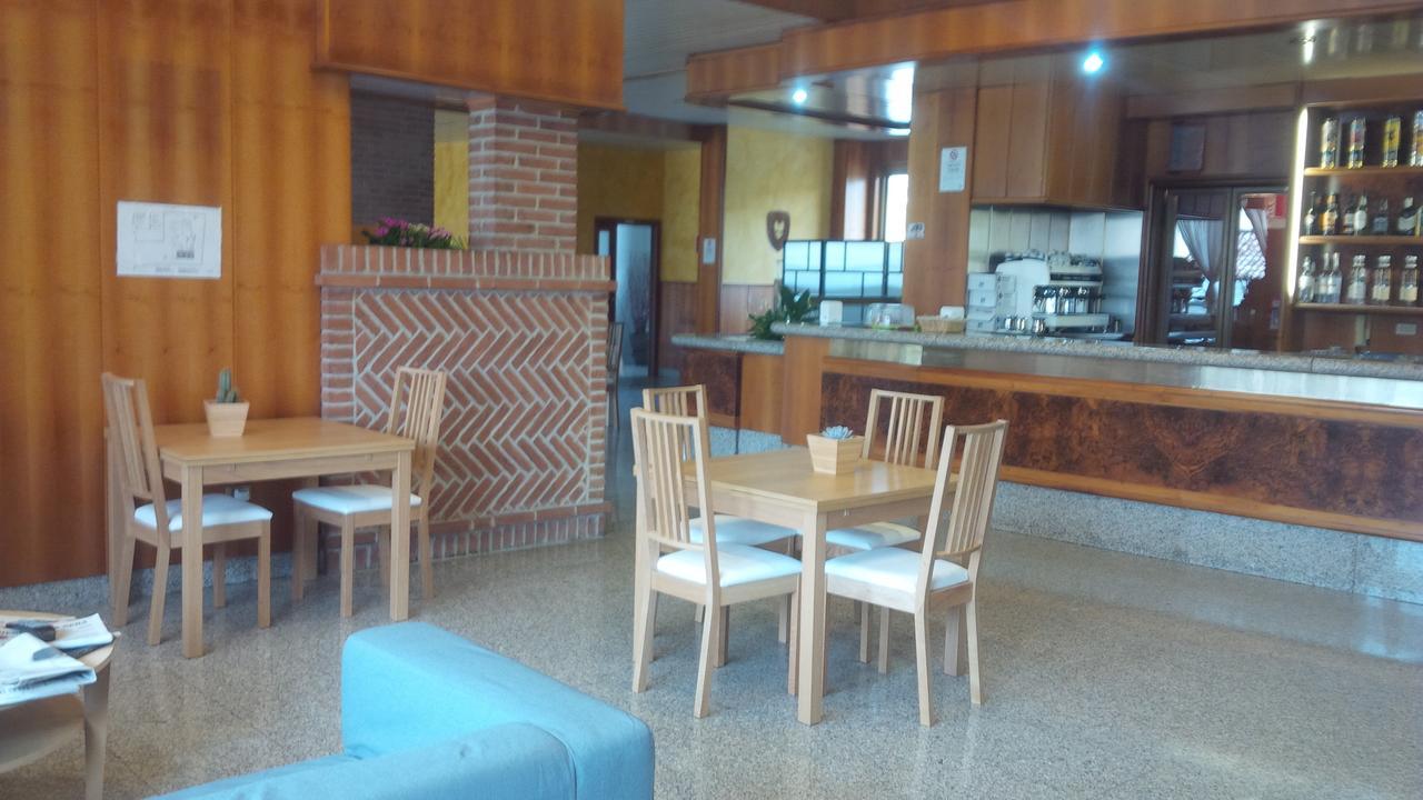 Hotel Route 9 Cadeo Exterior photo