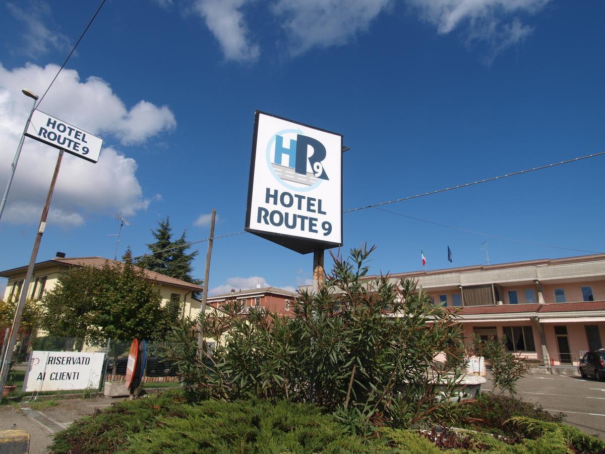 Hotel Route 9 Cadeo Exterior photo